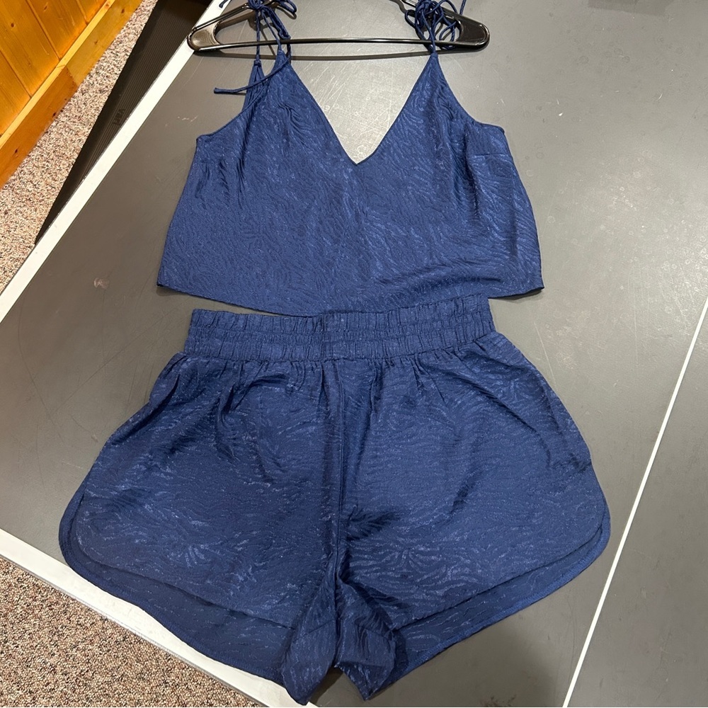 Victoria’s Secret Blue Zebra Sleep Set Pajamas Top and Bottoms Shorts - Picture 9 of 10
